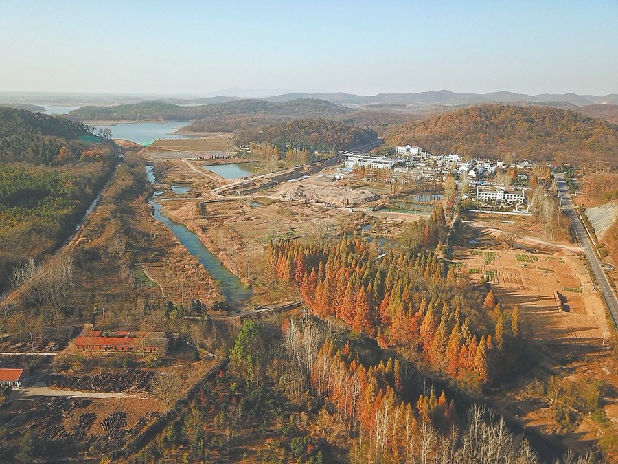 /uploads/image/2020/02/28/a81fc82131ead9a8d55ae7c8a0b10f35.jpg 黄栗树村初冬景致。.jpg