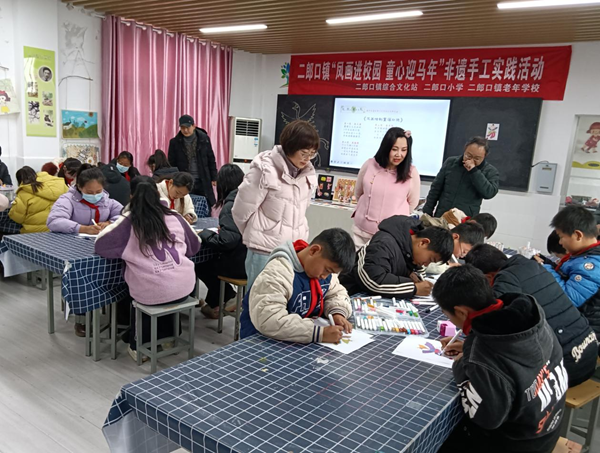 凤画进校园 童心迎马年——二郎口镇非遗手工实践活动圆满落幕